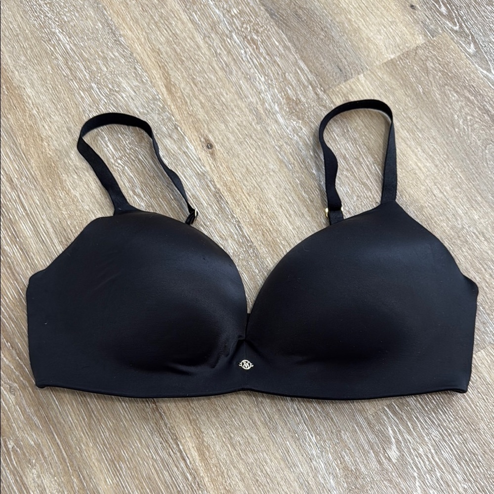 Victoria's Secret Size 36DD Black Bra Seamless Adjustable